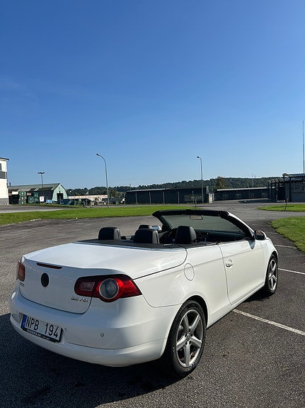 Volkswagen Eos 5 of 5