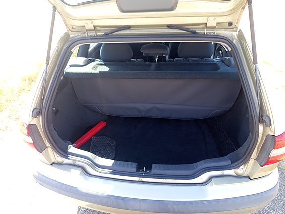 Volvo V40 5 of 5