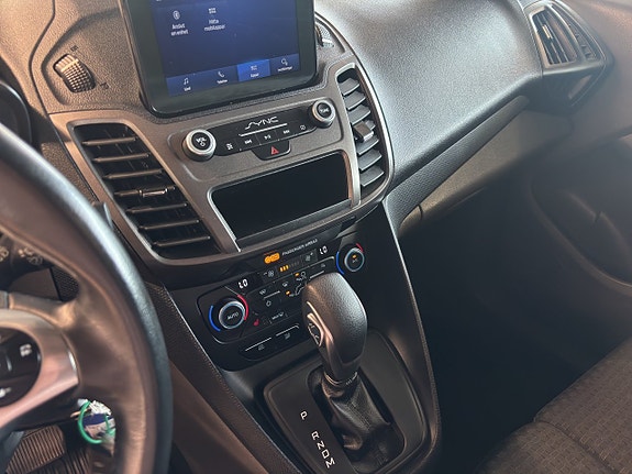 Ford Transit Connect 14 of 17