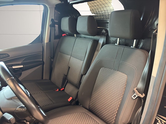 Ford Transit Connect 10 of 17