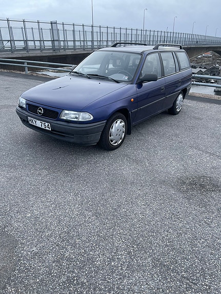 Opel Astra 2 of 3