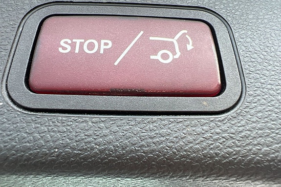 Mercedes-Benz C350 11 of 30