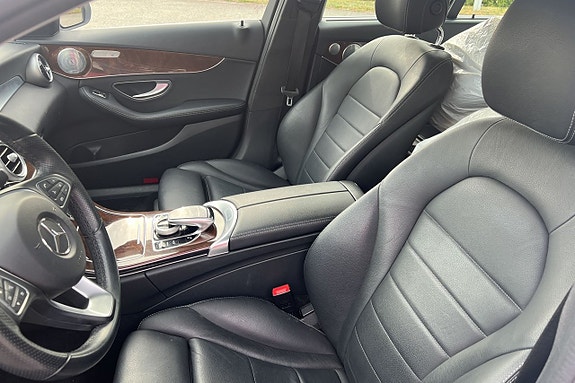 Mercedes-Benz C350 21 of 30