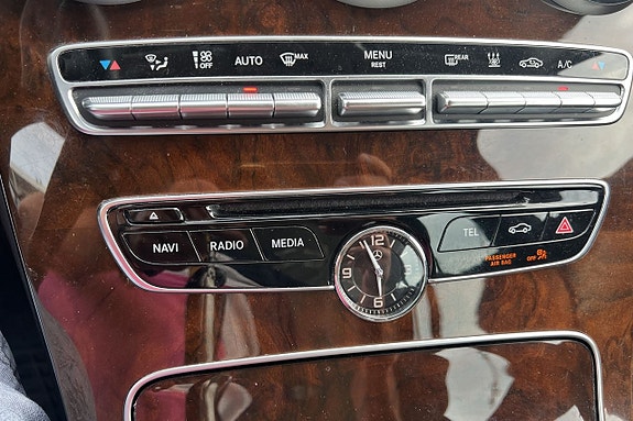 Mercedes-Benz C350 26 of 30