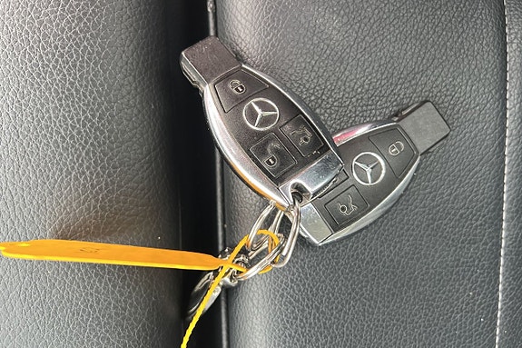 Mercedes-Benz C350 12 of 30