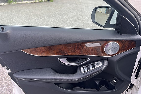 Mercedes-Benz C350 19 of 30