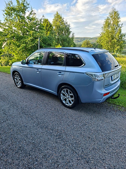Mitsubishi Outlander 3 of 5