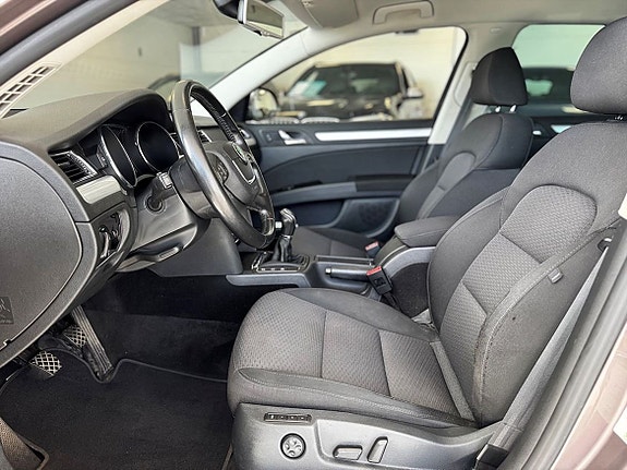 Skoda Superb 2 of 5