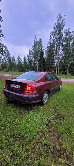 Volvo S60 3 of 5