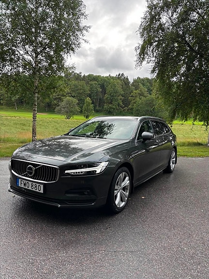 Volvo V90 2 of 5