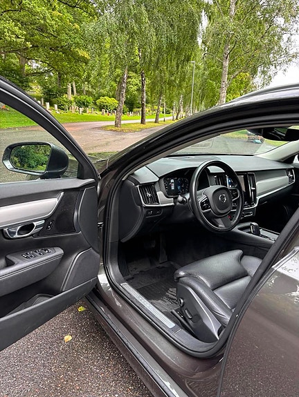 Volvo V90 8 of 11