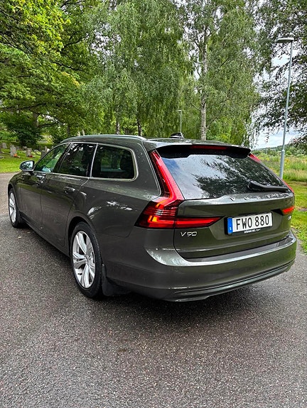 Volvo V90 3 of 5