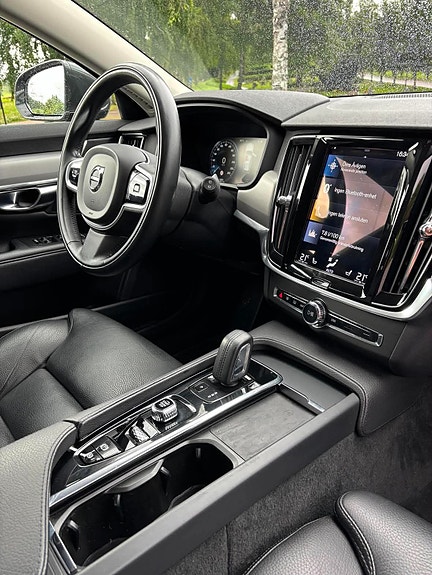 Volvo V90 9 of 11