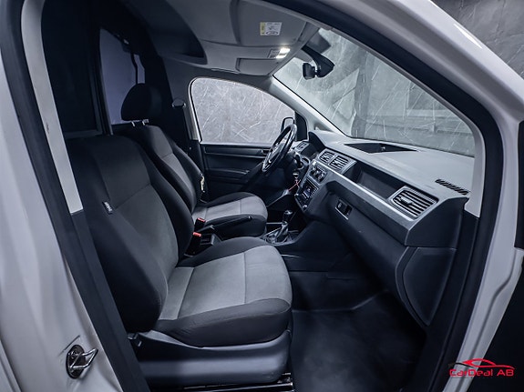 Volkswagen Caddy Maxi 10 of 22