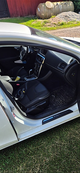 Volvo V40 4 of 5