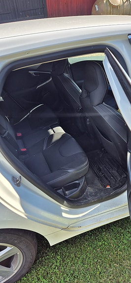 Volvo V40 3 of 5