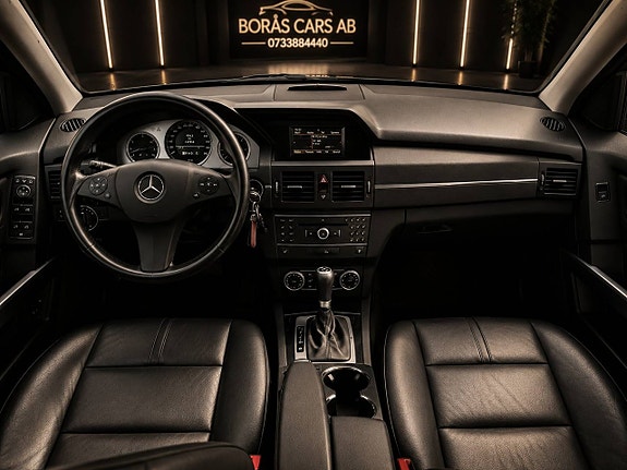Mercedes-Benz GLK320 10 of 14