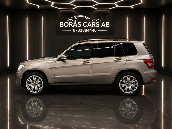 Mercedes-Benz GLK320 6 of 14