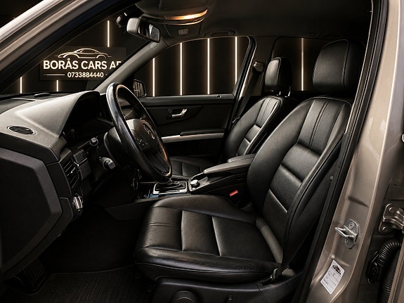 Mercedes-Benz GLK320 7 of 14