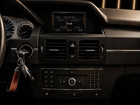 Mercedes-Benz GLK320 12 of 14