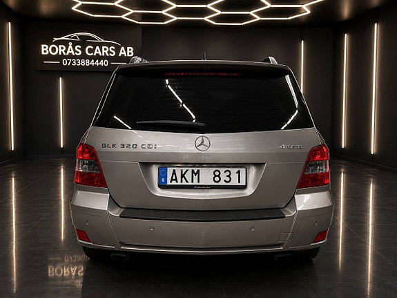 Mercedes-Benz GLK320 5 of 14