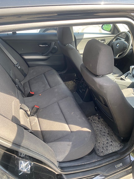 BMW 318i 5 of 5