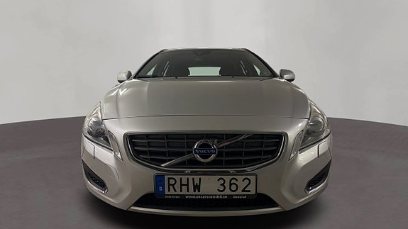 Volvo V60 3 of 5