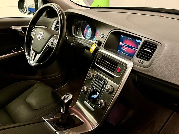 Volvo V60 10 of 15