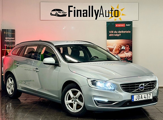 Volvo V60 2 of 15