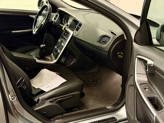 Volvo V60 9 of 15