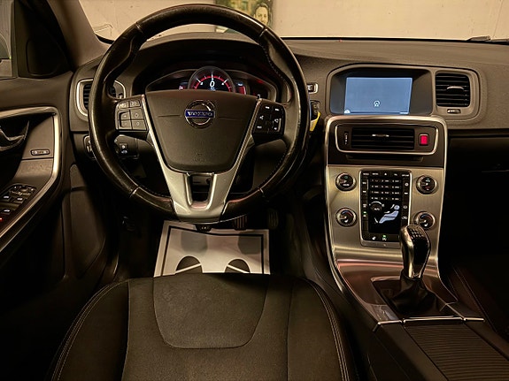 Volvo V60 6 of 15