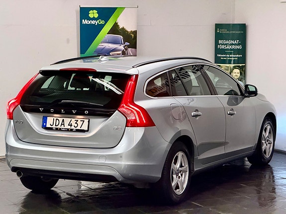 Volvo V60 4 of 15