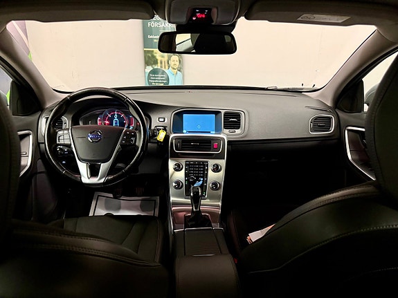 Volvo V60 5 of 15