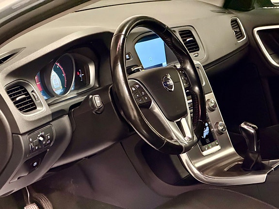 Volvo V60 8 of 15