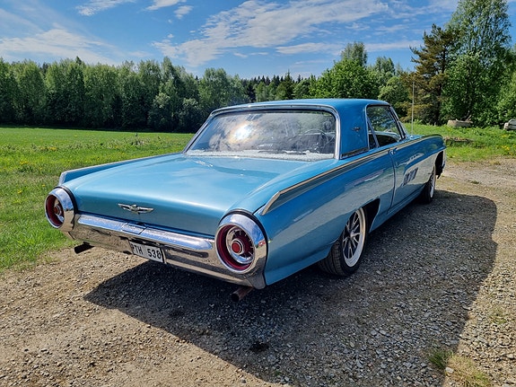 Ford Thunderbird 3 of 5