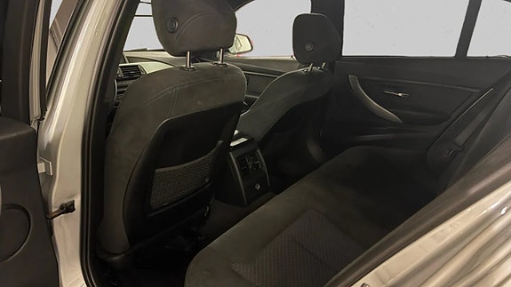 BMW 320d 13 of 17