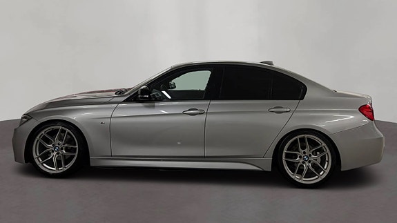 BMW 320d 8 of 17
