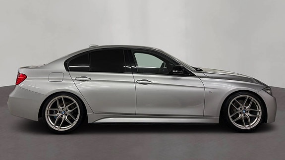 BMW 320d 4 of 5