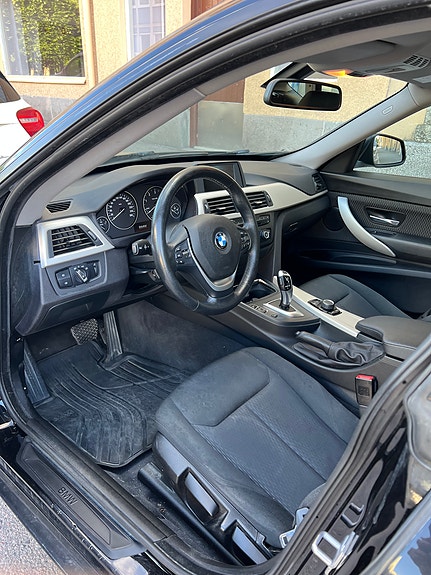 BMW 318d 3 of 4