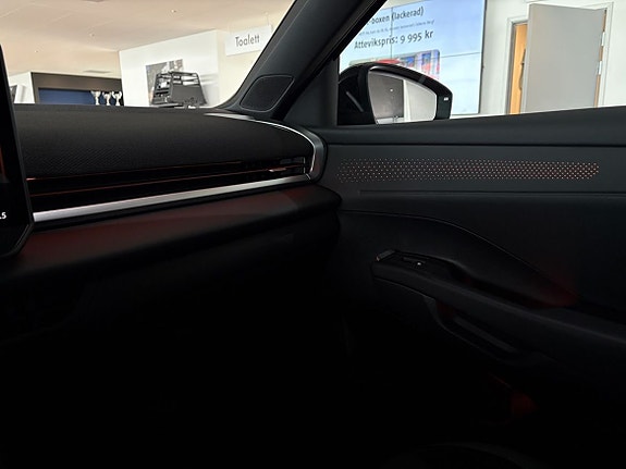 Volkswagen T-Roc 12 of 19