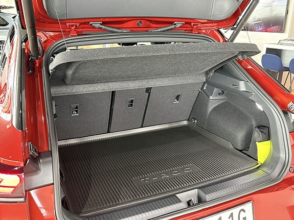 Volkswagen T-Roc 16 of 19
