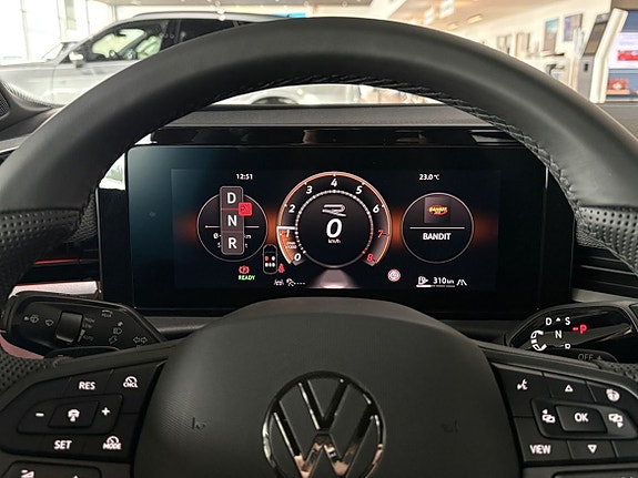 Volkswagen T-Roc 4 of 19