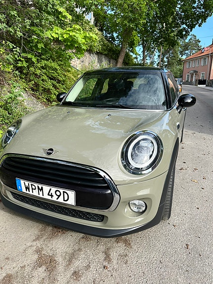 MINI Cooper 2 of 5