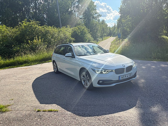 BMW 318d 3 of 5