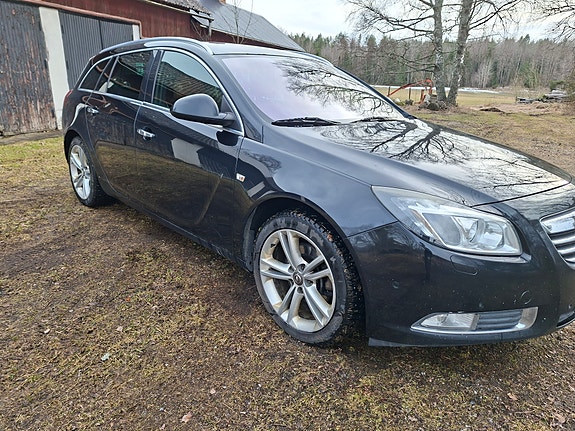 Opel Insignia 2 of 5