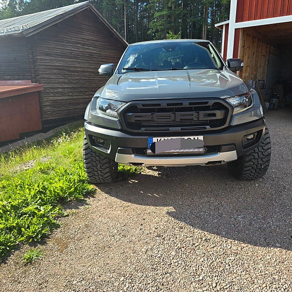 Ford Ranger Raptor 2 of 5