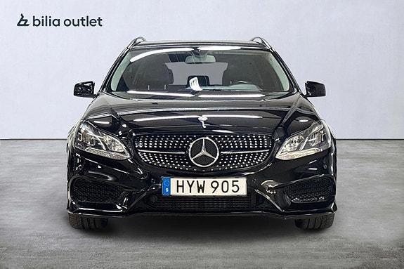 Mercedes-Benz E200 3 of 5