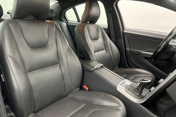 Volvo S60 12 of 30