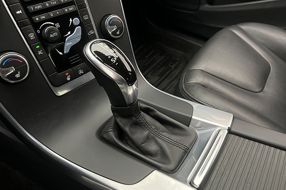 Volvo S60 19 of 30