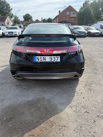 Honda Civic 4 of 5